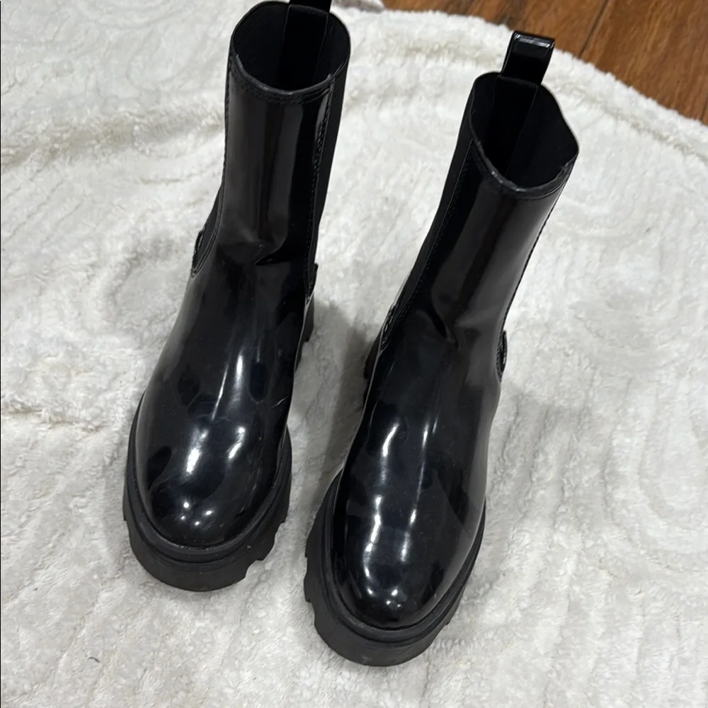 Black Chunky Chelsea Boots
